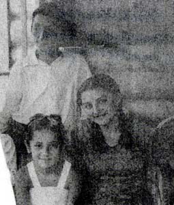 Z. Mekler, Sonia Mekler on the right (killed by Nazis in Bayevo). On the left – Aida Velichko, living in Moscow.