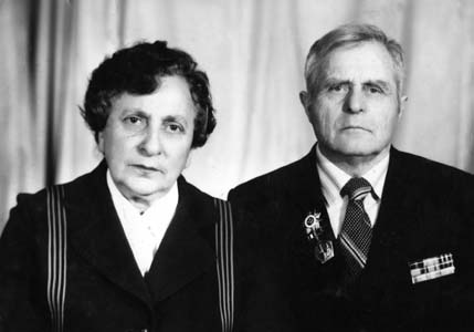 Galina Raihman (Popova) with husband.