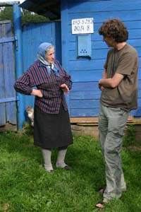 Alexander Avramenko talking to Smoliany residents.