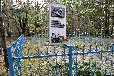Давыдовка Памятник расстрелянным евреям