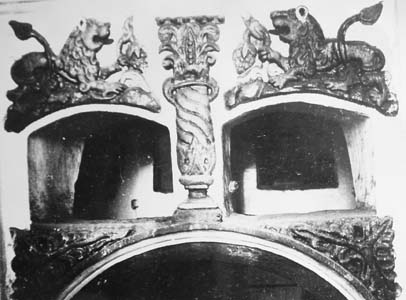 Décor fragments of Byhov synagogue.