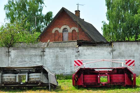 Из этих окон мансады своего дома Анна Шнурова видела, как расстреливали евреев.