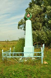 Памятник на месте второго расстрела евреев Краснополья.