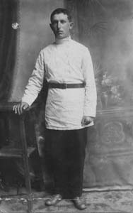 Lev's father, Genukh Girshevich Manevich.