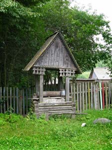A modern well in Staroselie.
